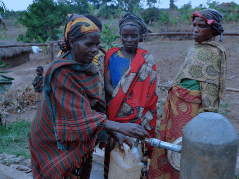 burundi donne acqua