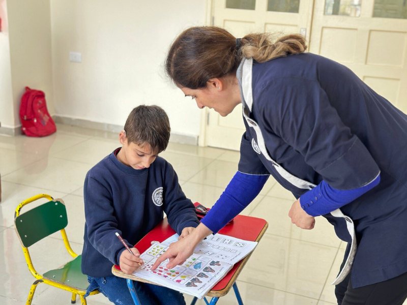 Mamdouh è uno dei bambini che frequentano il centro EHIS di Aleppo (Siria)