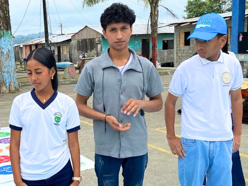 Ecuador: grazie alla produzione del cioccolato e al progetto Sunrise+, Jefri ha trovato lavoro e fiducia in se stesso