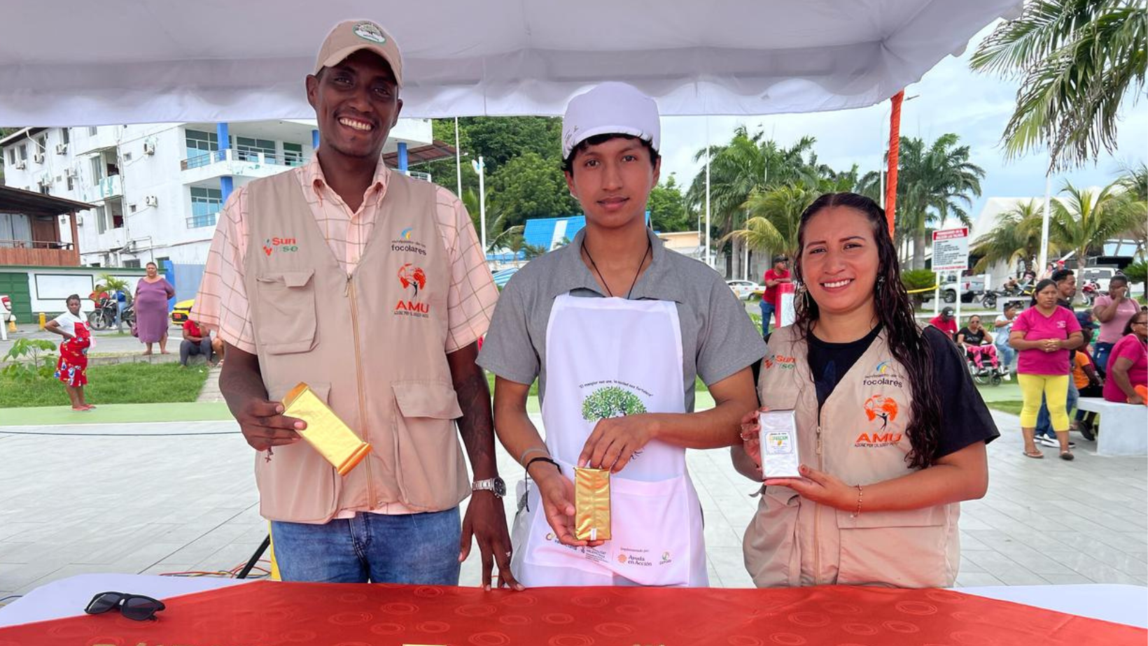 Ecuador: grazie alla produzione del cioccolato e al progetto Sunrise+, Jefri ha trovato lavoro e fiducia in se stesso