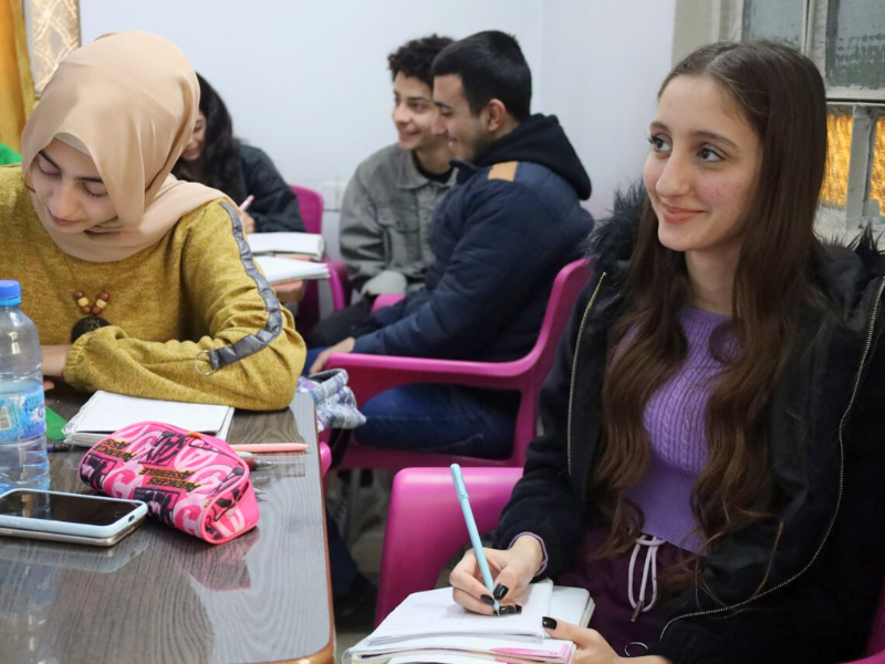 Carla, studentessa a Damasco, frequenta il doposcuola sostenuto da Semi di Speranza