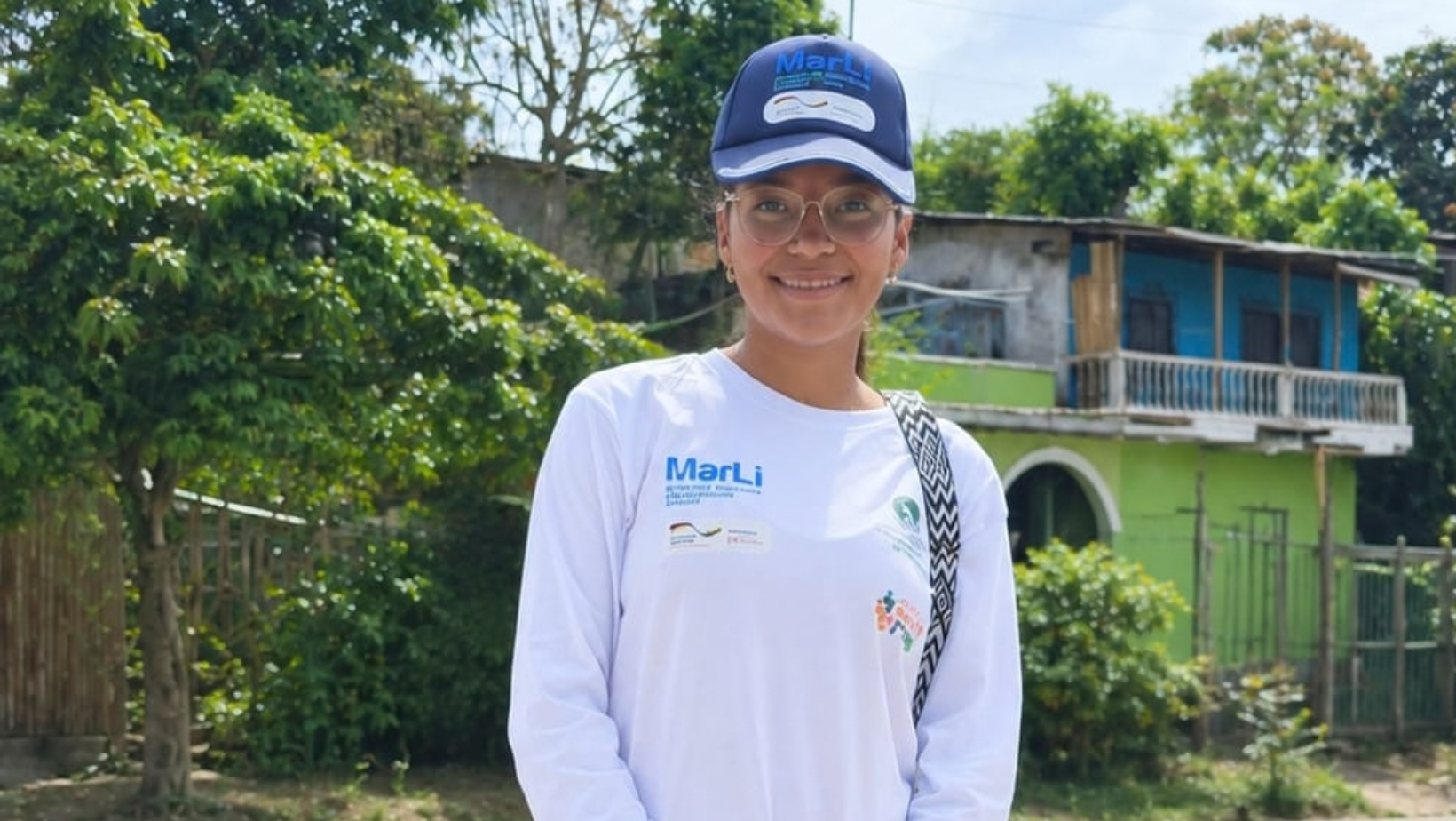 La ragazza che sorride nella foto è Maoly, ha 22 anni e vive in Ecuador.